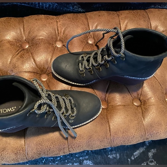 Tom’s wedge booties. Super comfortable 5.5 only used once. - Picture 5 of 7